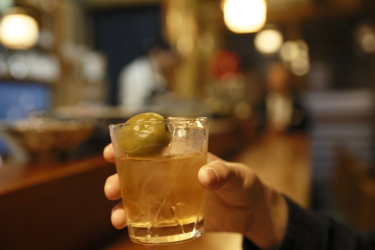 梅酒700円（税別）は自家製の一年もの。