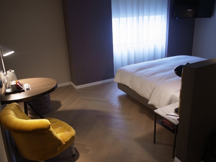 静かで落ち着いた雰囲気の部屋。