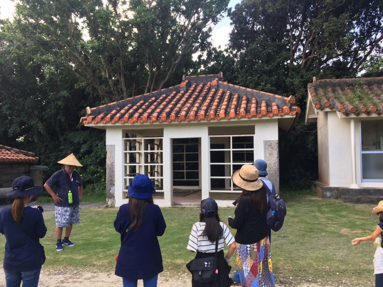 久高御殿庭（うどんみゃー）