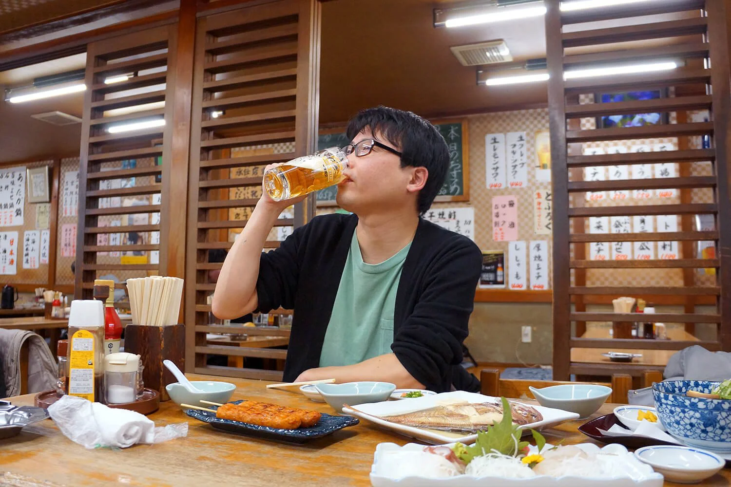 所沢 百味 昼から夜まで大盛況の大箱酒場 飛びこめ名酒場 さんたつ By 散歩の達人