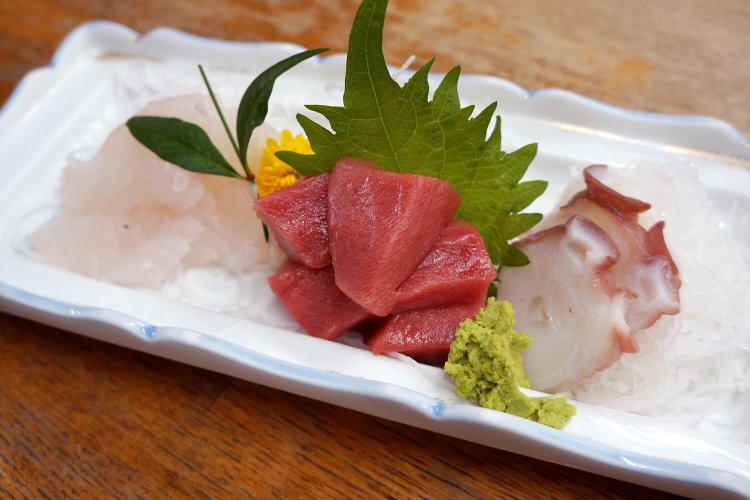 刺身三種盛1100円