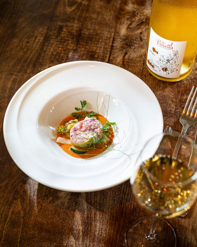 ダルマイカと穴子のレタスルーロ ガスパチョソース(季節限定メニュー)1620円×微発泡白。