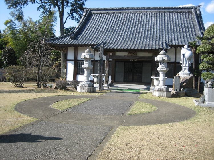 松本家、松安寺（群馬県板倉町海老瀬6025）とも施療所に使われた建物が現存している。