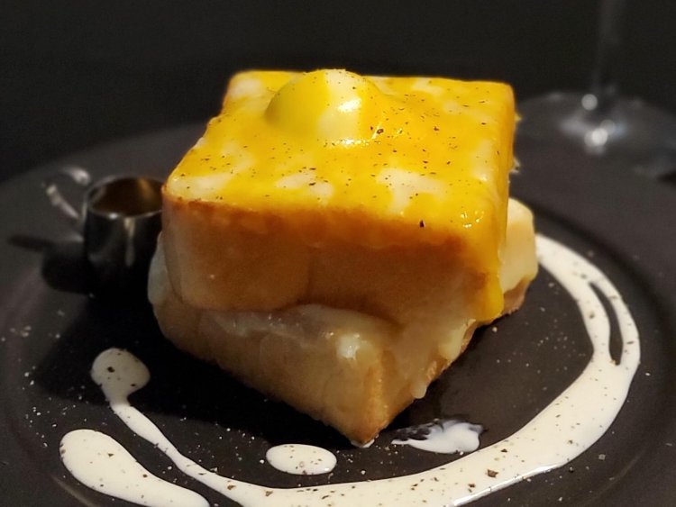 チーズトースト700円