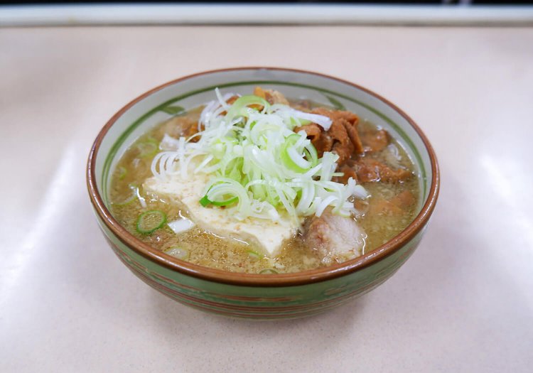 もつ煮込み 400円