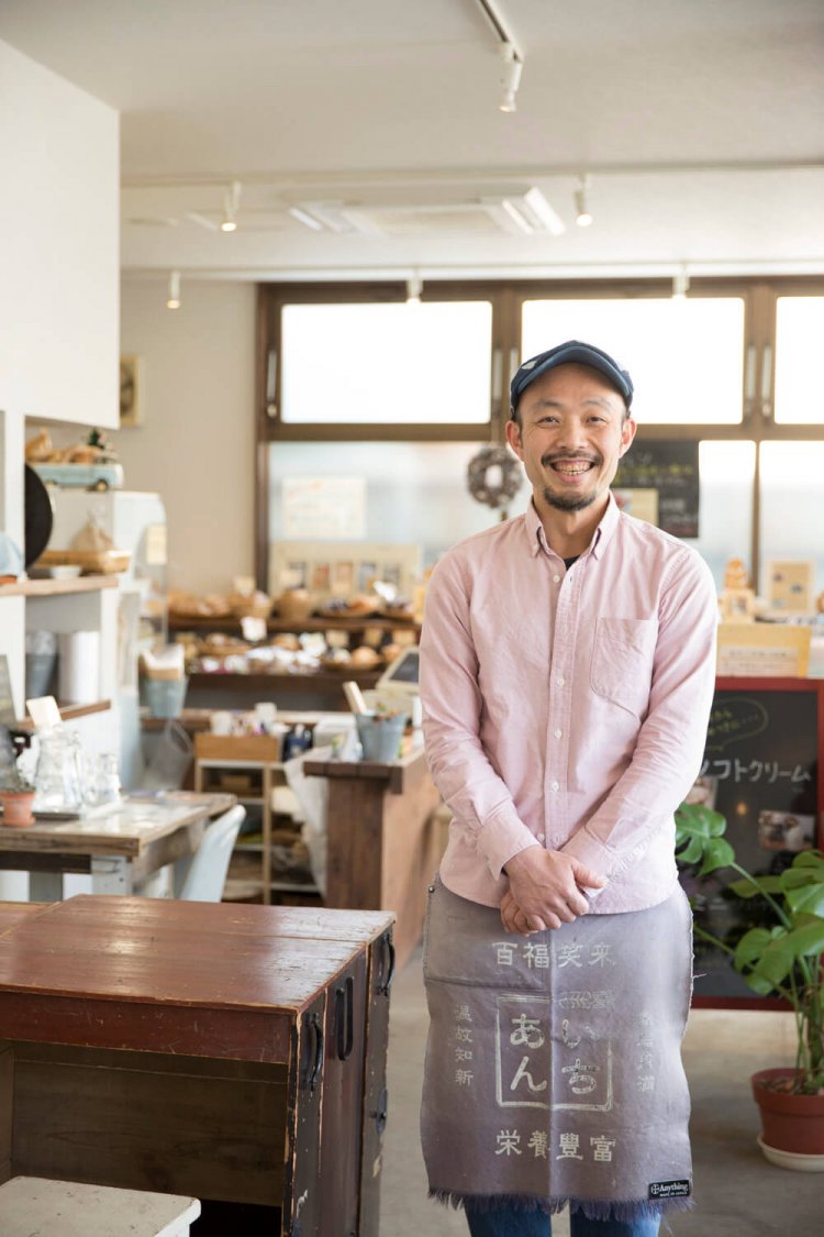 店主の市川さん。