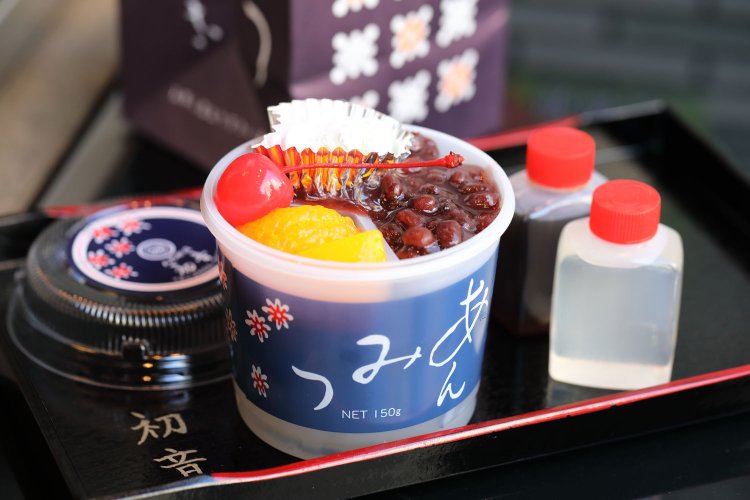 小倉あんみつ780円。