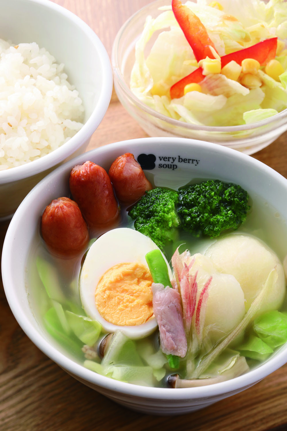 茸とソーセージの5種類野菜ポトフのセット907円。