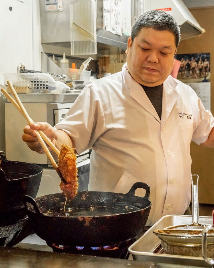 店主の角（カク）さんは、店をもつなら好きなとんかつを、と思っていたのだとか。
