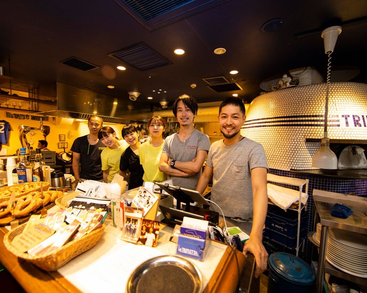 若手を束ねる太田さん（右）。