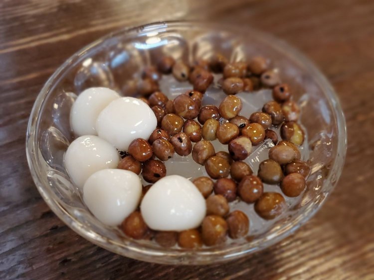 豆かんてん700円（写真は白玉追加＋200円）。