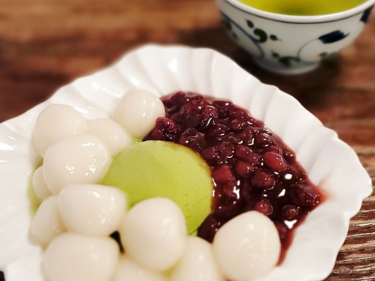 抹茶クリーム小倉白玉1100円（写真は白玉追加＋200円）。