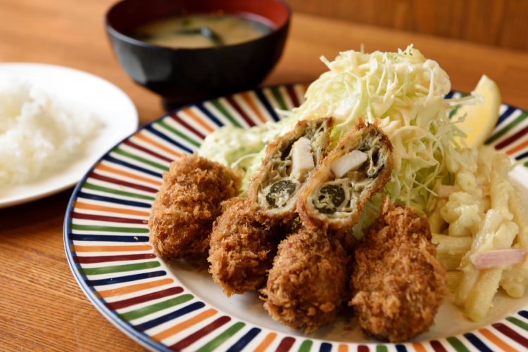 東京都内の絶品カキフライ定食4選。たっぷりの旨味は最高のご飯のお供。