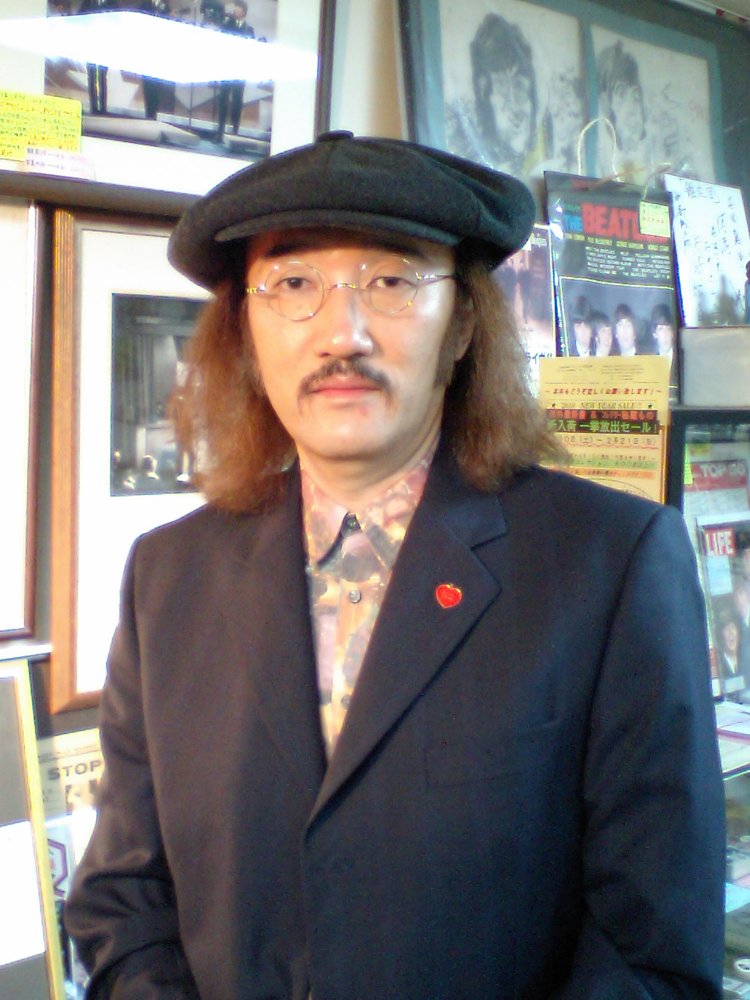 「ビートルズは、自分が生きているという命」と言う本多さん。もともと理数系でデータ主義だったところが、思い込みで判断せず緻密に精査する鑑定の仕事に活きている。