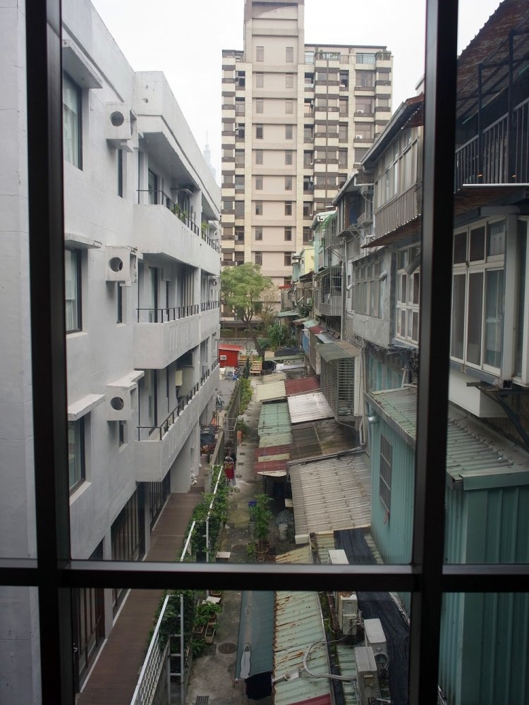 眺望はないが、台湾らしい路地に囲まれて、情緒たっぷり。