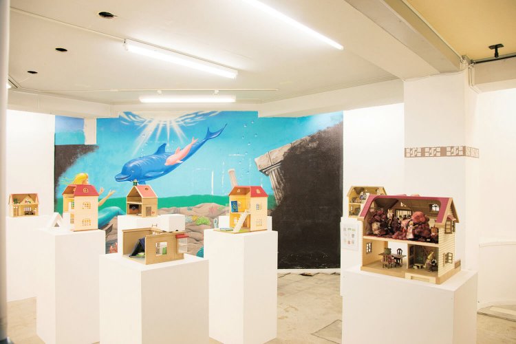 写真は「シルバニアファミリービエンナーレ2017」展。(撮影=田中和人)