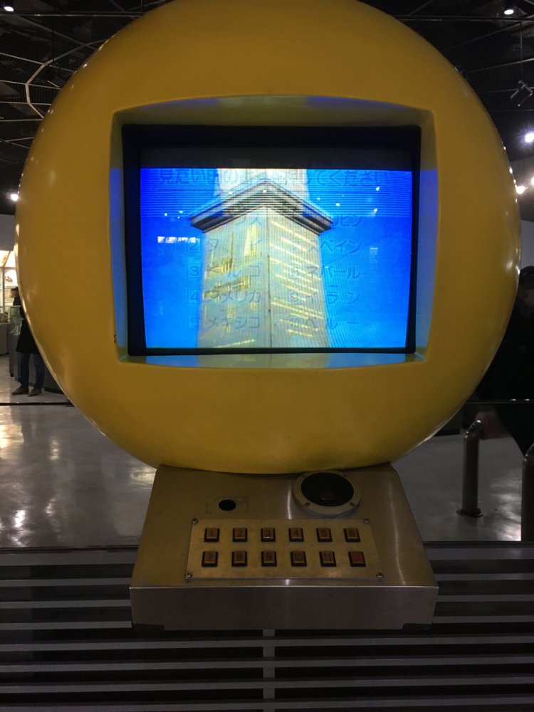 館内のビデオモニター