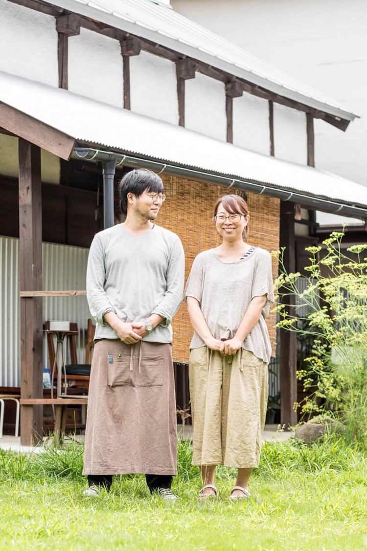 高楠さん夫妻。「流れる時間が違うと言われます」。