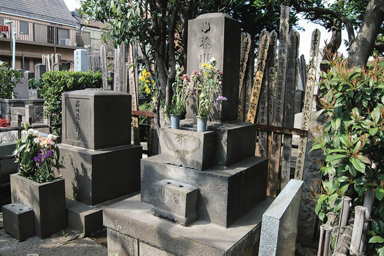 慈眼寺　芥川龍之介の墓