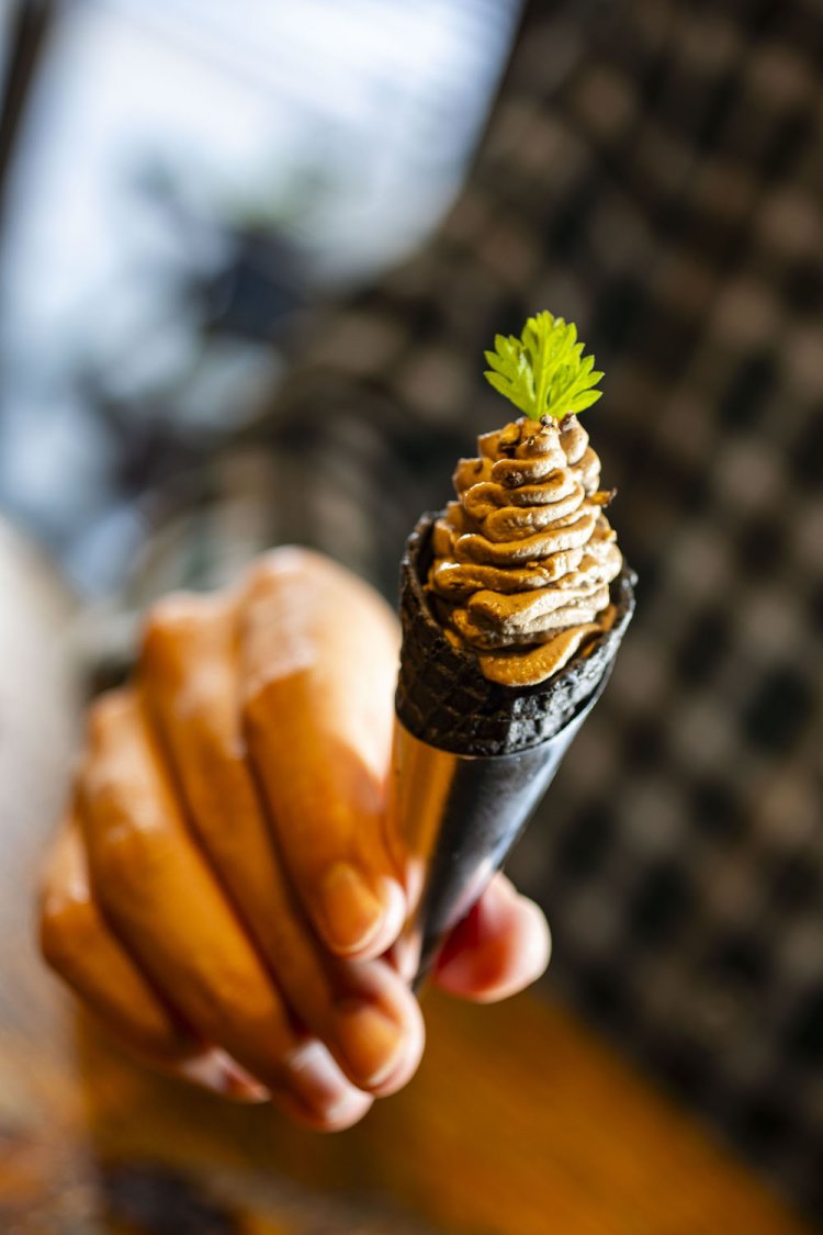 開業時からの名物メニュー鶏レバームース300円。