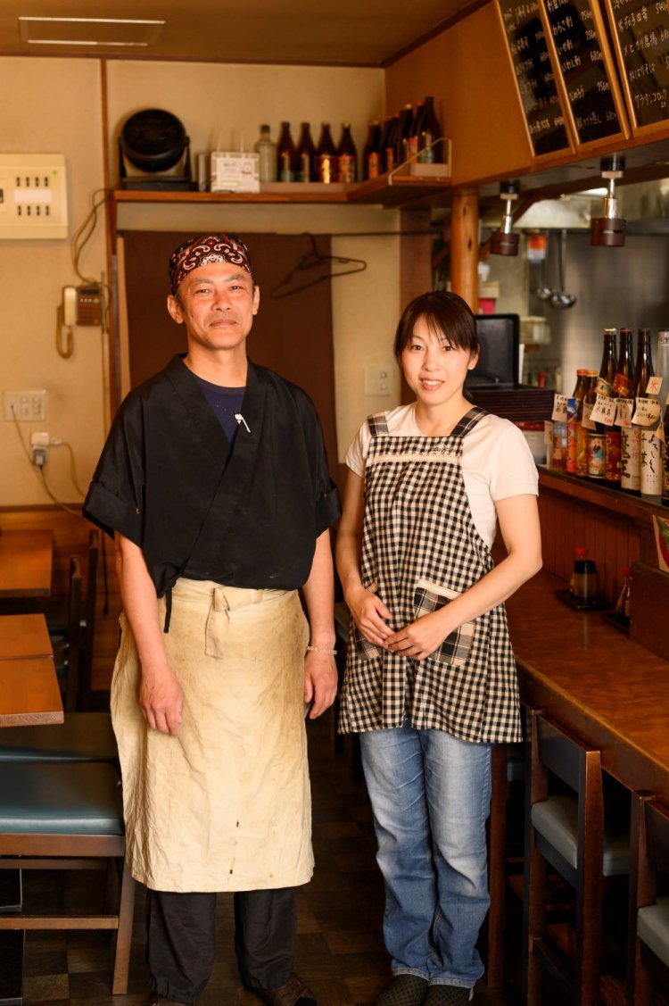 店主と優子さん夫婦で切り盛り。