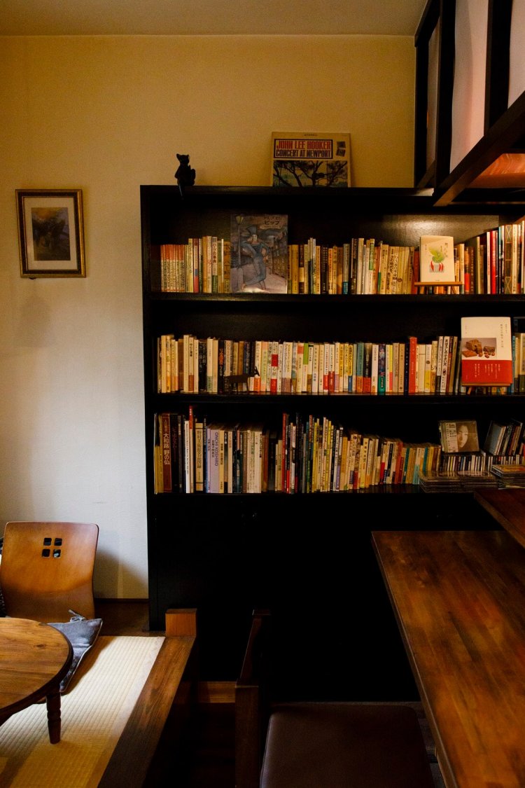 思わず手に取りたくなる本がずらり。