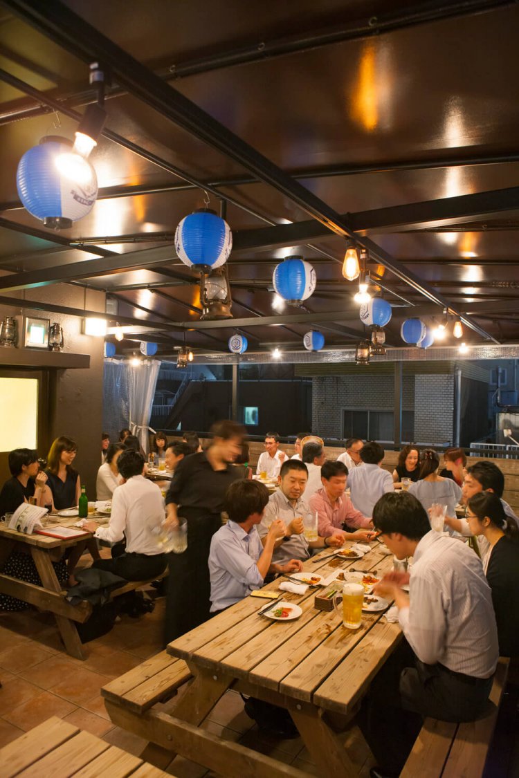 店名はイタリア語で「隠れ家」を意味する。ガーデンテラスは3名以上で予約可。