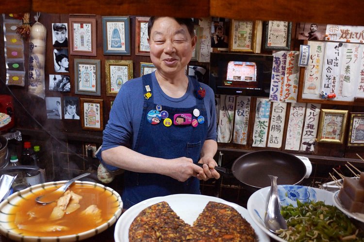 現在は厨房をメインで切り盛りする