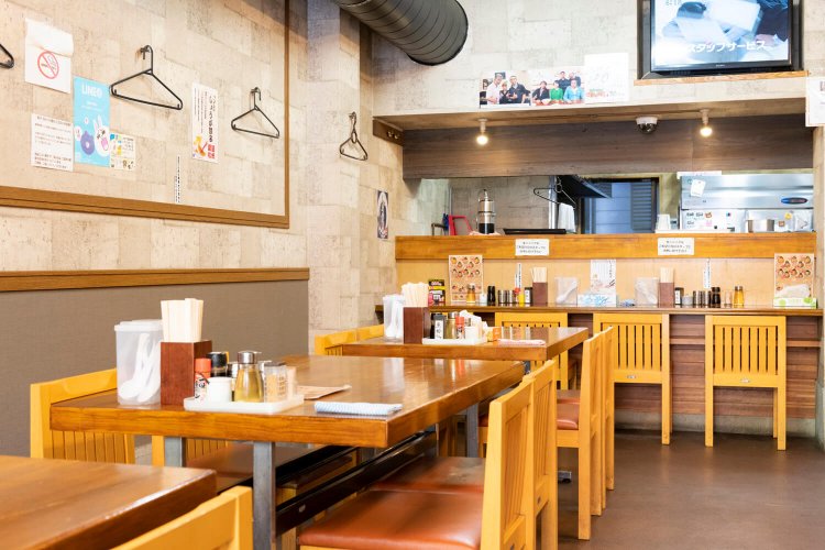 卓上にはコショウや魚粉の用意も。