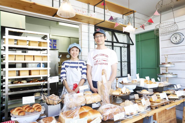 親しみを持たれるようにと、田畑夫妻は内装の壁や窓枠の色に細かくこだわった。