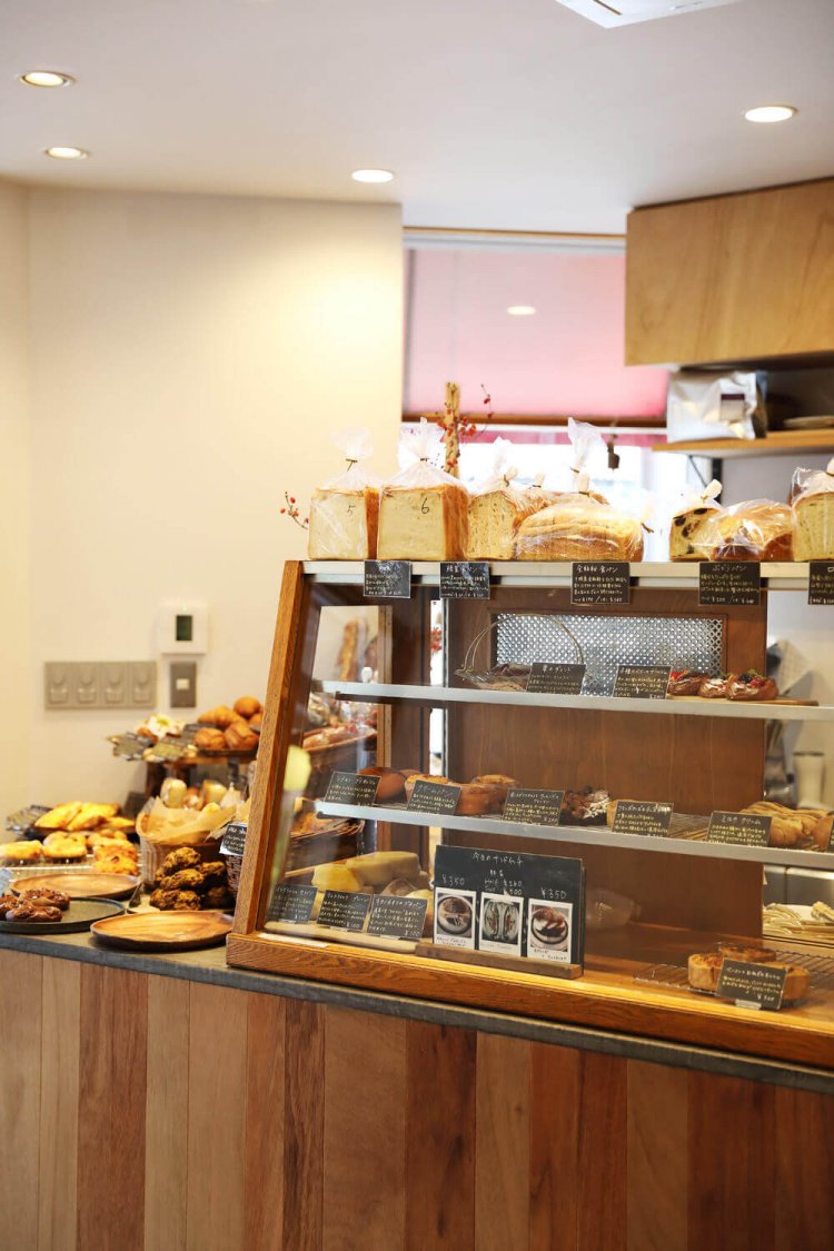 陳列棚は『小倉ベーカリー』の頃から使っているものだ。