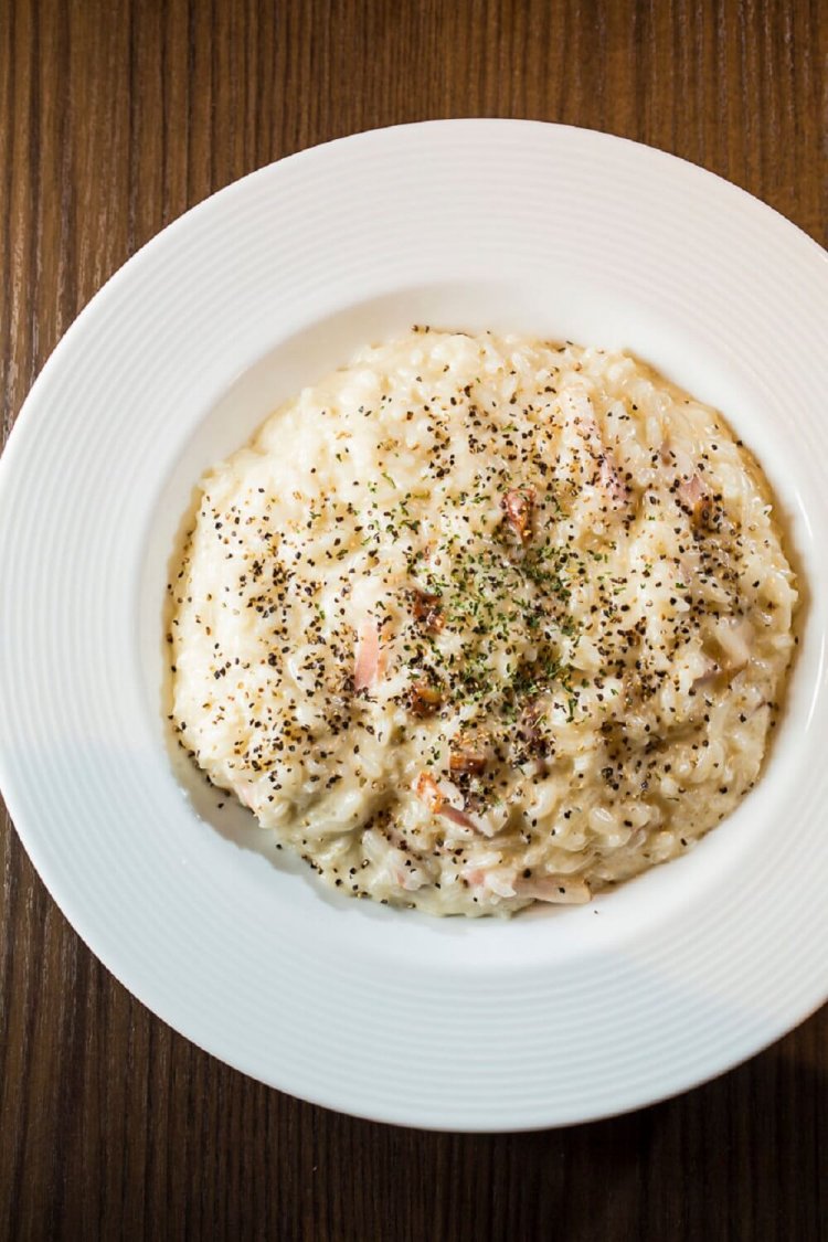 ゴルゴンゾーラリゾット850円。店主はイタリアンの経験もあり、シメの食事も全14種用意。