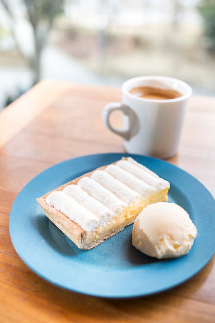 国産レモンで作ったレモンクリームパイのセット680円。