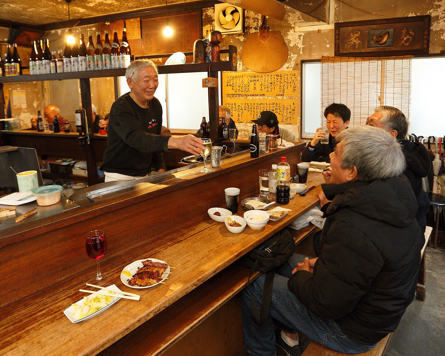 オンライン飲みの背景にどうぞ 気分が上がる 酒場の店内写真を集めました さんたつ By 散歩の達人