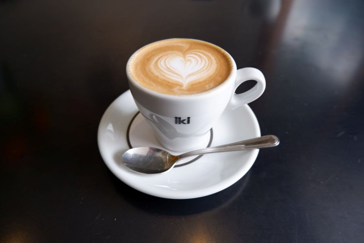 フラットホワイト 510円。