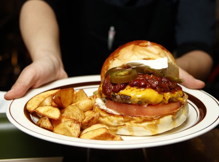 ナチョバーガー1150円（税抜）。