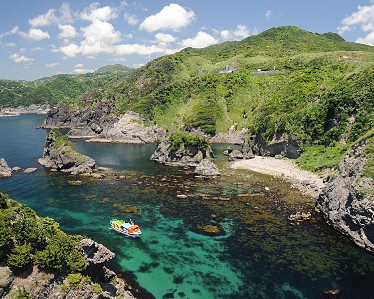 石廊崎岬めぐりの遊覧船「マリンバード」（ヒリゾ海岸経由の便か要確認）
