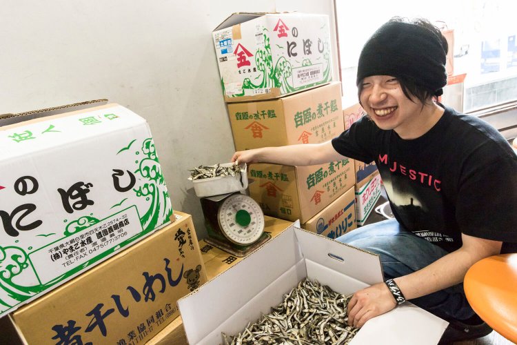 店主の大川さんは「Dragon Ash」のファン。店名も彼らの曲から。