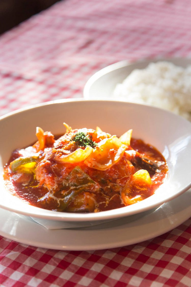 若鶏の猟師風煮込み1000円。