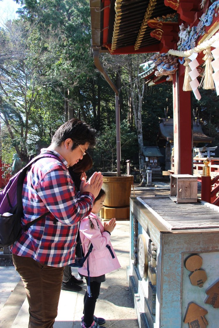 さらに登って「薬王院」でお参り。