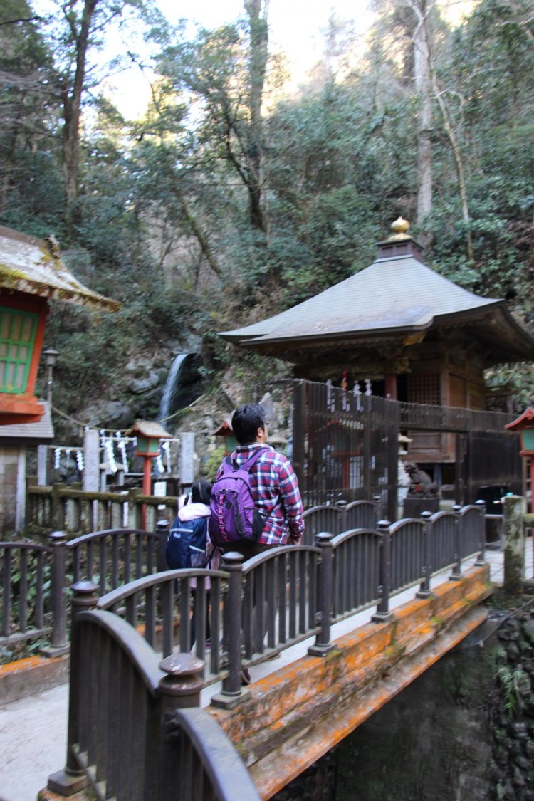 琵琶滝でお参り。