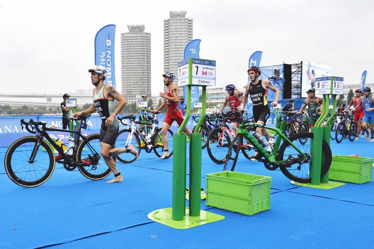 ヘルメットなど各自の準備も日本人は几帳面とか。この切り替えも競技の面白さの一つ。2000年シドニー大会で正式競技に。