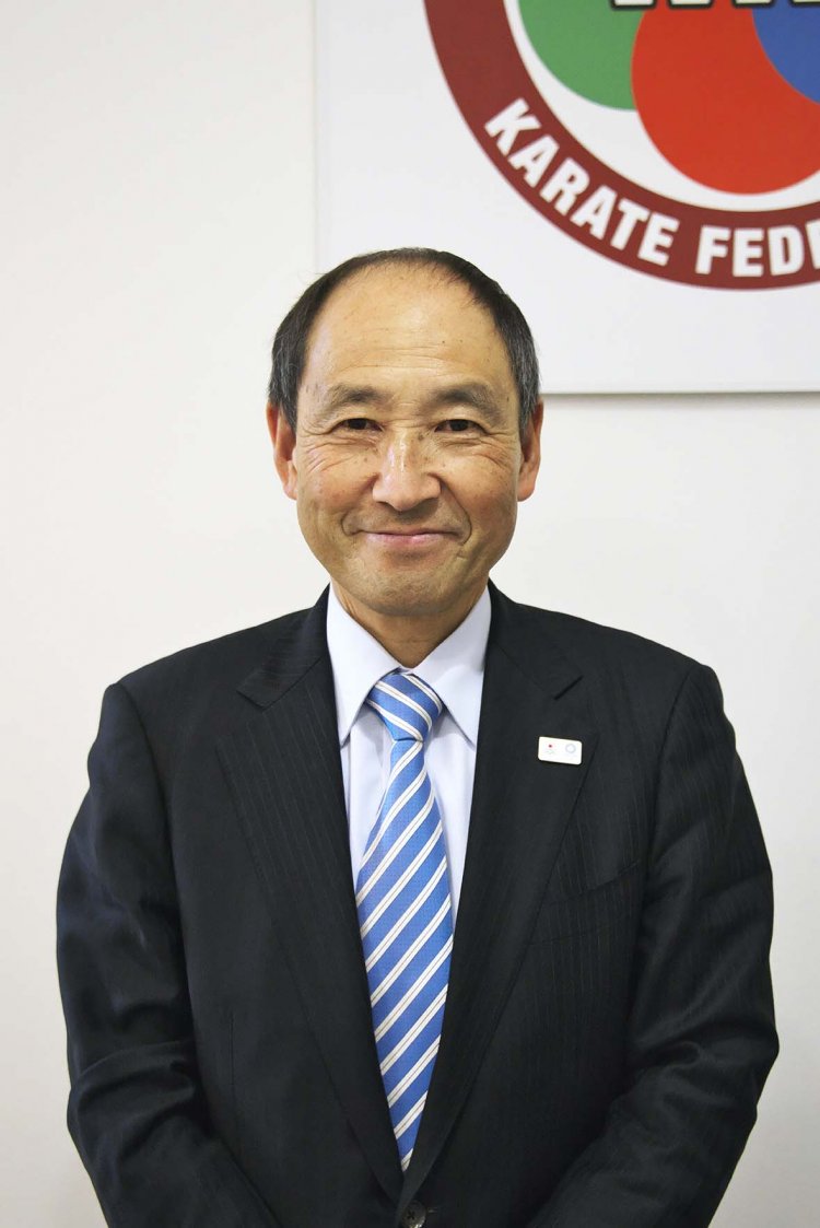 世界空手連盟事務総長の奈藏稔久さん。アメリカや香港など空手普及に努めた。