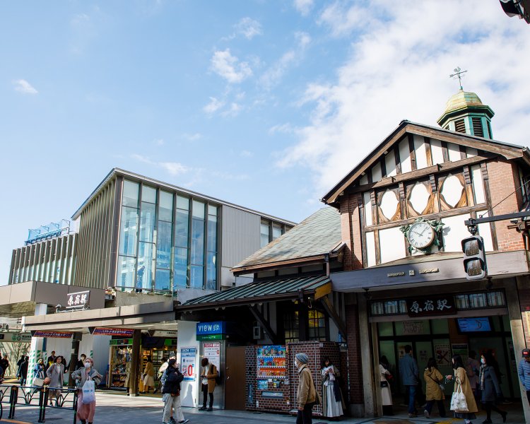 2020年3月に新駅舎が完成。都内最古の木造駅舎は解体、建て替えが決まった。