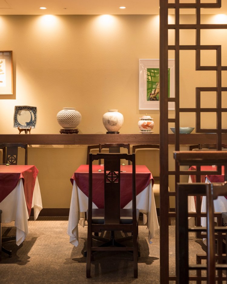 農家7名の下で栽培を習得したチンゲン菜専門農家の石山英樹さん。利根川水系の近くのハウスで通年栽培する。