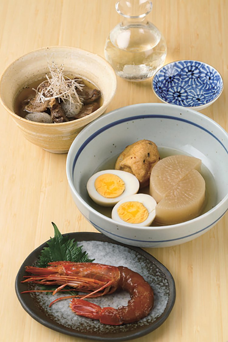 手の込んだ料理の数々。おでんは冬季限定。季節、または日によってメニュー変更あり。