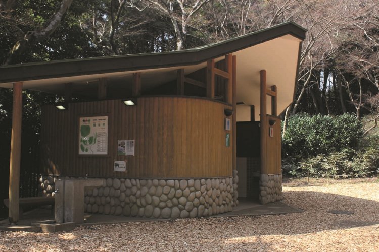 親子で山登り　埼玉県天覧山　toilet