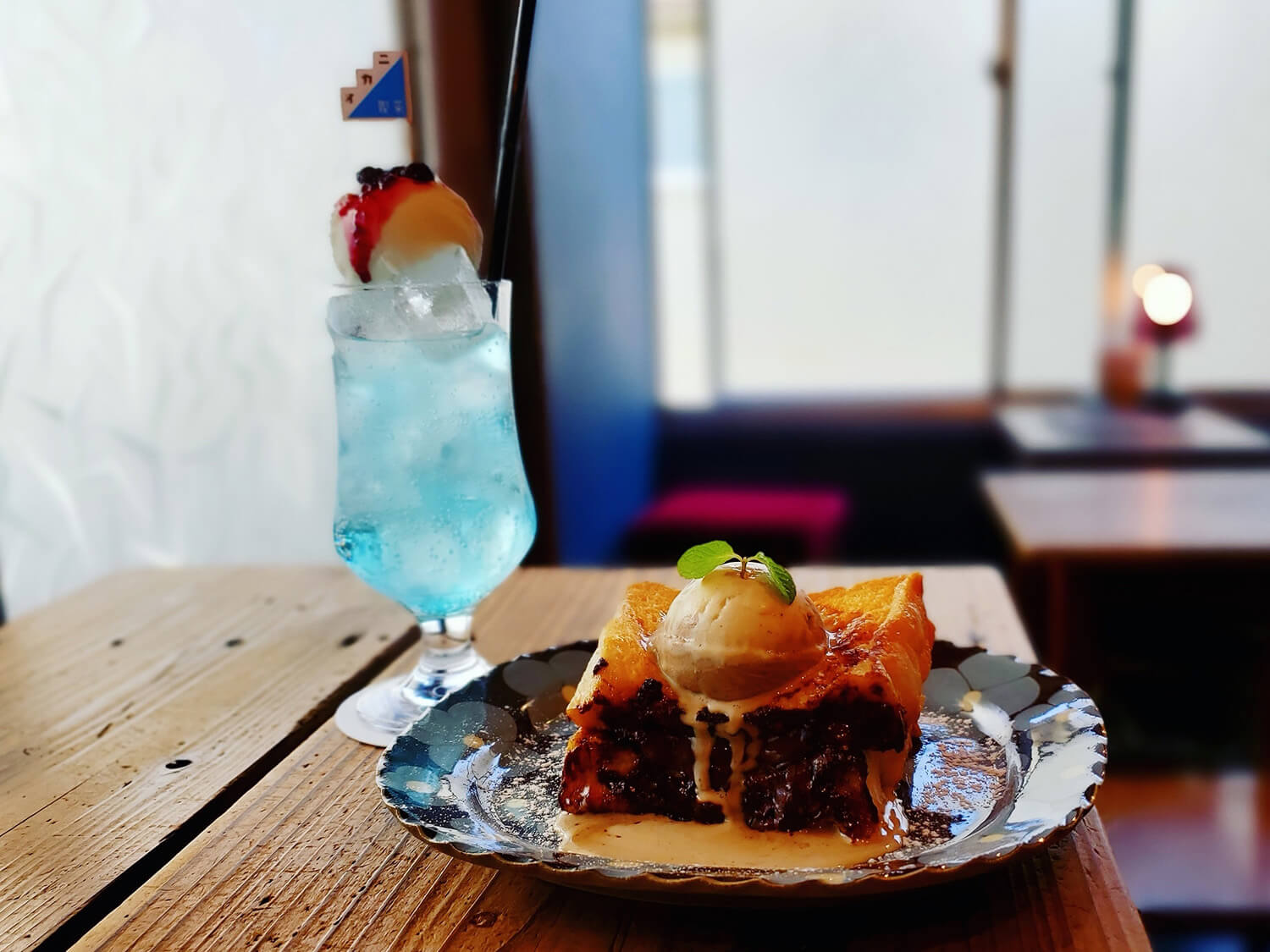 美しいクリームソーダにテンションMAX！レトロな喫茶店『喫茶ニカイ