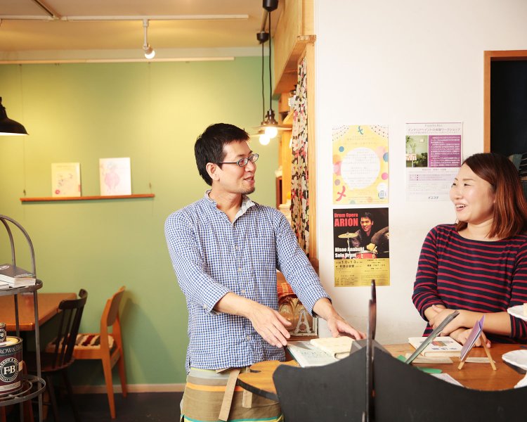 蔵下夫妻が営む。