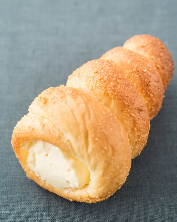 クリームコロネ190円。